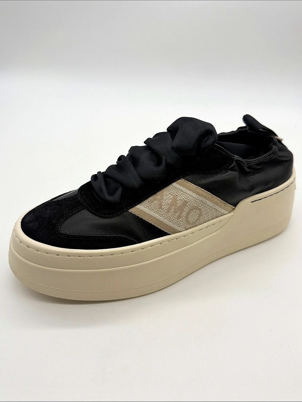 Ferragamo Beatrice Sneakers Black & Cream size 9M